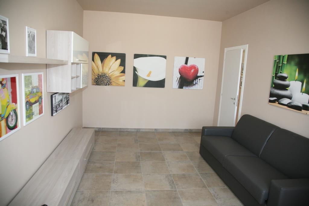 Siag Apartments Cormano Szoba fotó
